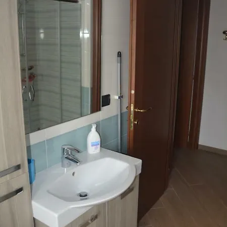 Dervio, Lago Di Como Apartment *